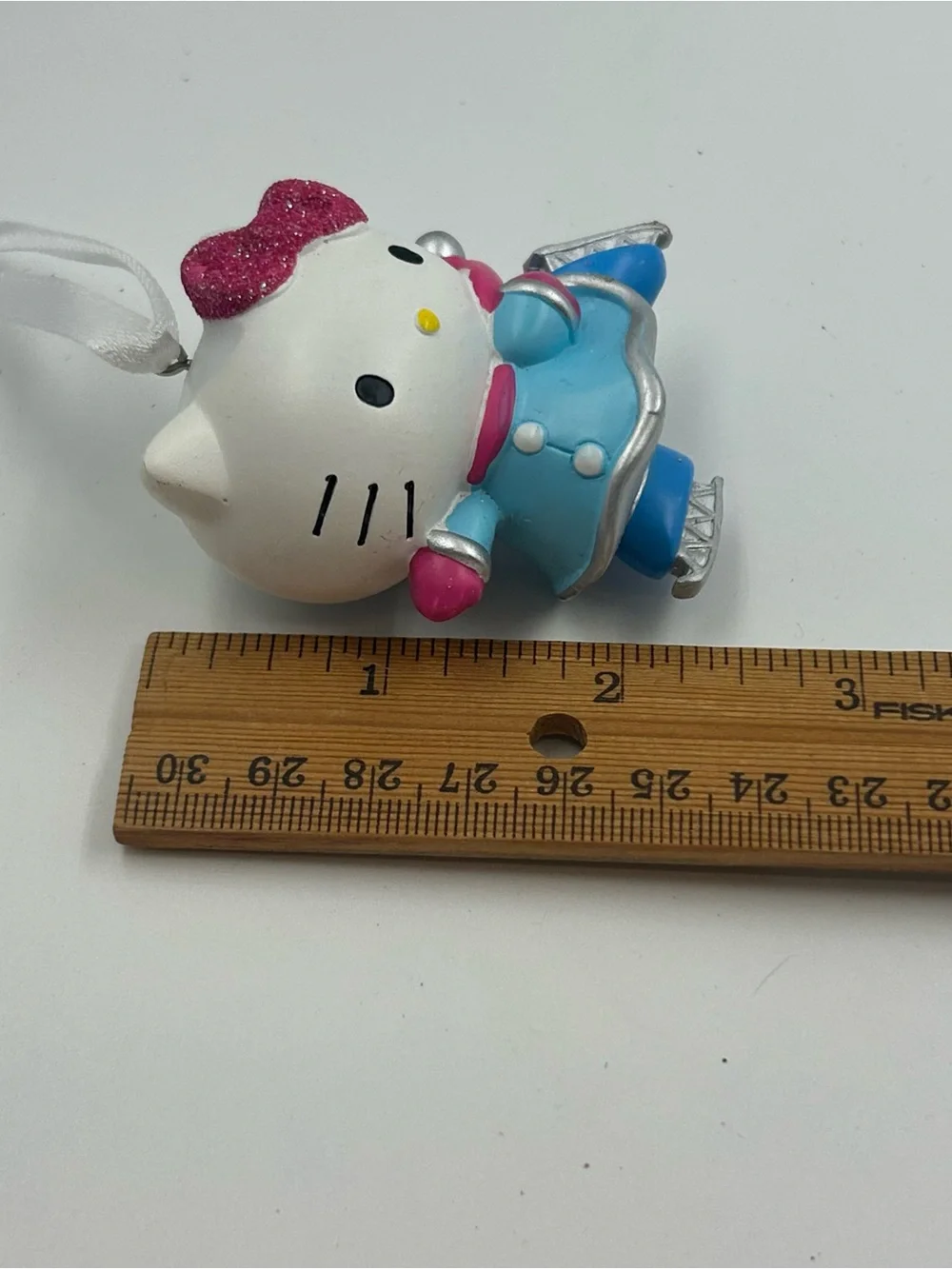 Hallmark Sanrio Hello Kitty Christmas Tree Ornament Ice Skating Pink Blue 2019